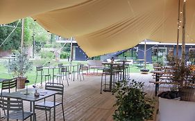 Bienheureux Hotel & Restaurant